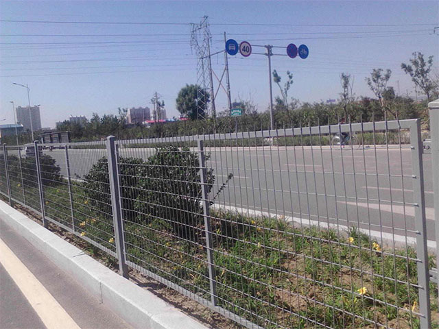 赤峰市政道路围栏