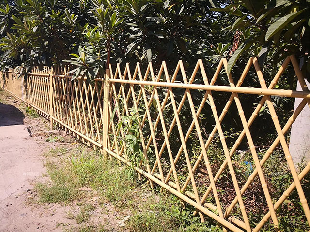 西安景观仿竹围栏实体厂家