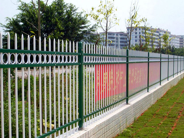 重庆涪陵区围墙铁艺护栏