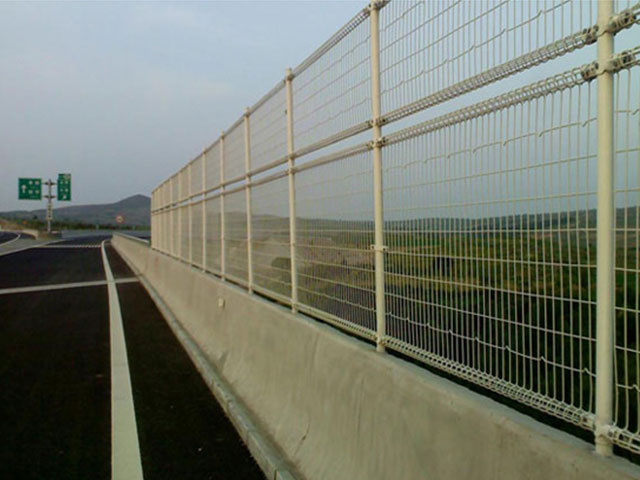 桥梁护栏网需要哪些配件