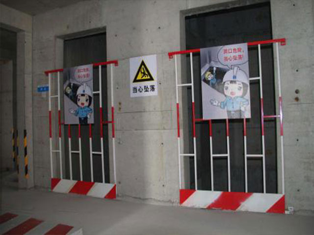施工电梯井口防护门
