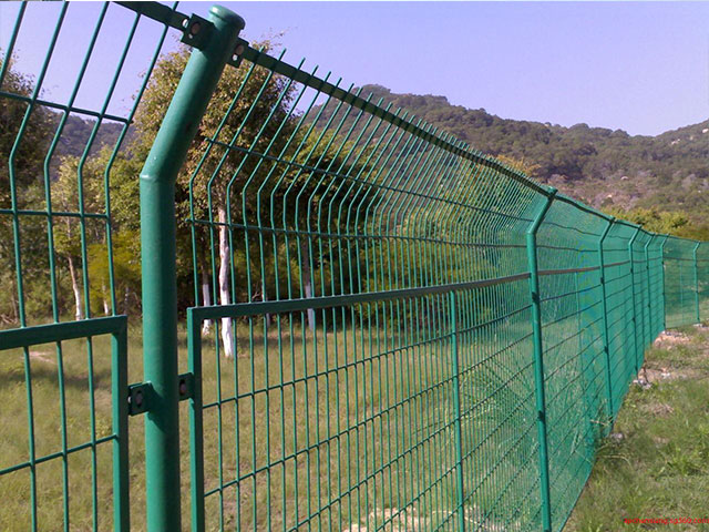 铁网围栏使用年限有多长?